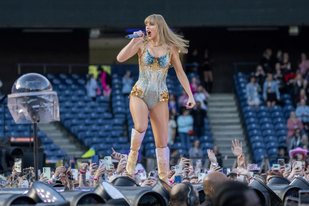 Taylor Swift Weight and Height